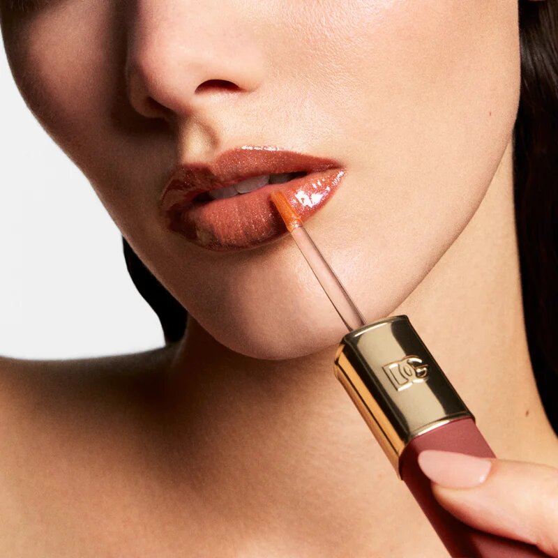 Dolce&Gabbana Make It Double! Lip Tint & Gloss Duo hosszan tartó rúzs és ajakfény 2 az 1-ben árnyalat 04 Caramel Cola - Brown & Gold Shimmer 2x2 ml