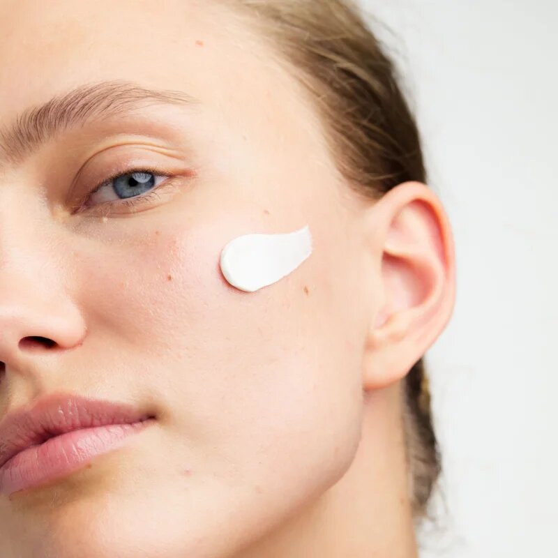 Dr. Hauschka Facial Care nappali krém rózsából 30 ml