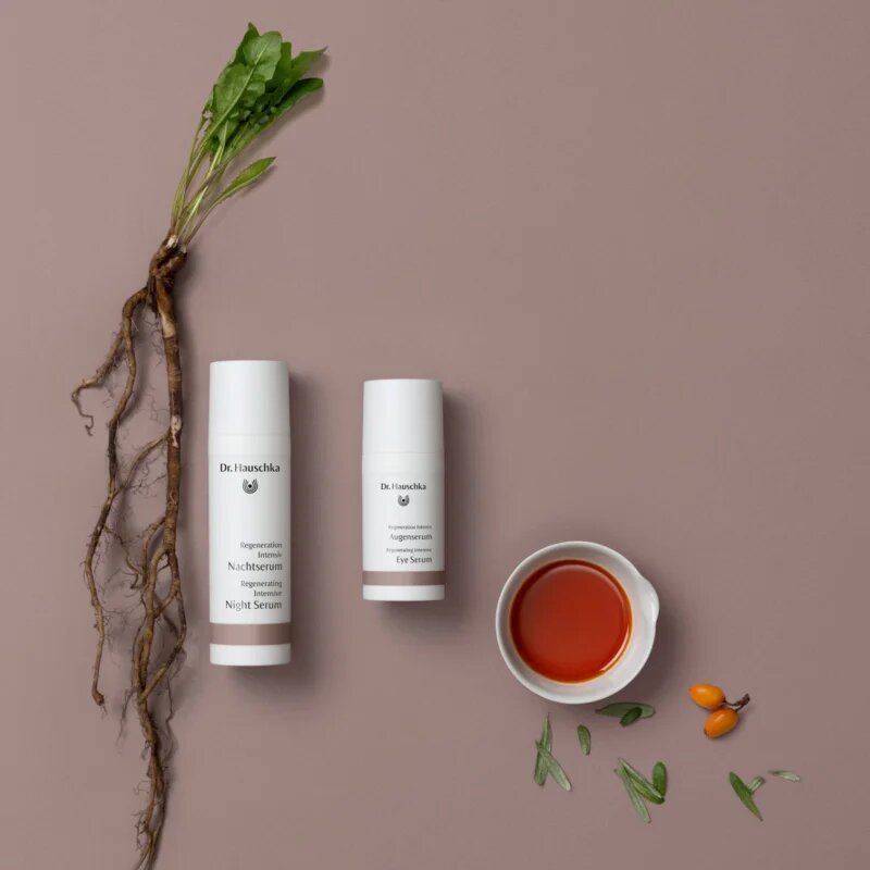 Dr. Hauschka Regeneration Intensive éjszakai szérum a ráncok ellen 30 ml