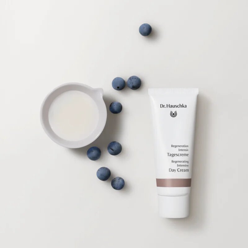 Dr. Hauschka Regeneration Intensive regeneráló nappali krém a ráncok ellen 40 ml