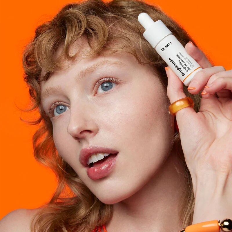 Dr. Jart+ Brightamin Brightening Serum Ampoule aktív szérum a bőr élénkítésére és kisimítására C vitamin 8.08 g