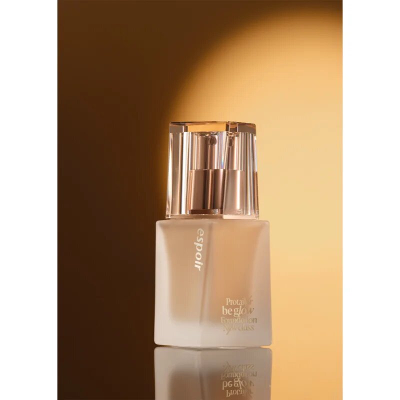 espoir Pro Tailor Foundation Be Glow hidratáló alapozó az élénk bőrért árnyalat 20 Vanilla 30 g