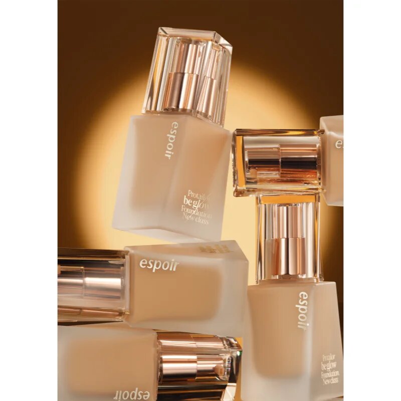 espoir Pro Tailor Foundation Be Glow hidratáló alapozó az élénk bőrért árnyalat 22 Petal 30 g