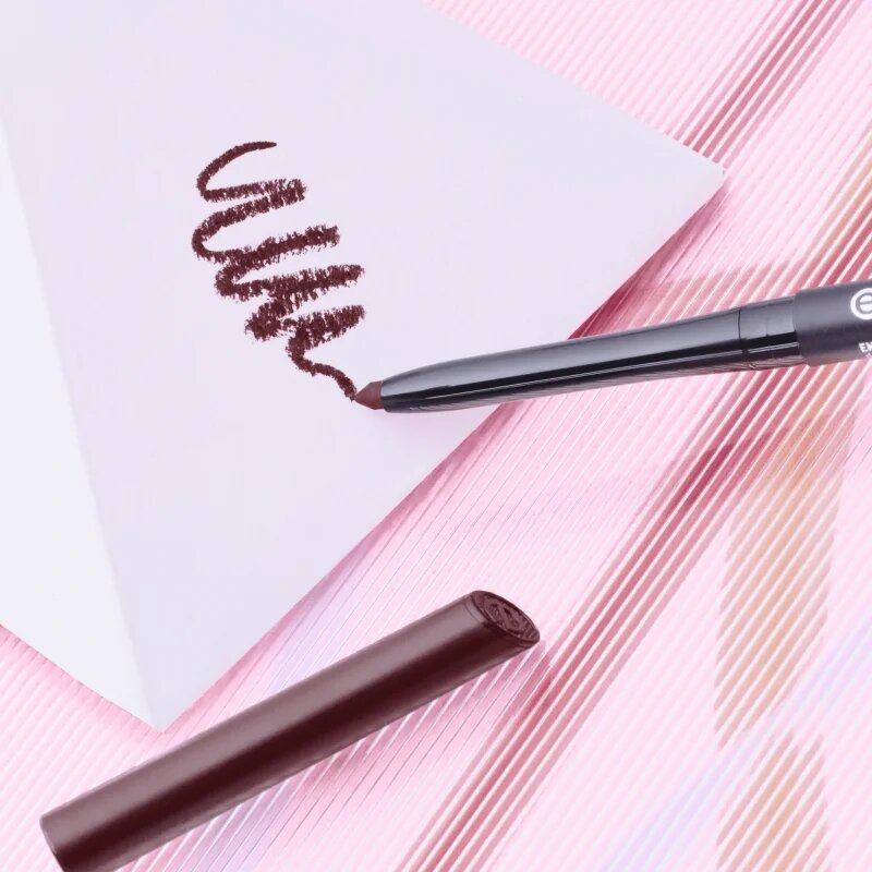 essence 8h Matte Comfort Matt ajakceruza hegyezővel árnyalat 11 Chestnut Perfection 03 g