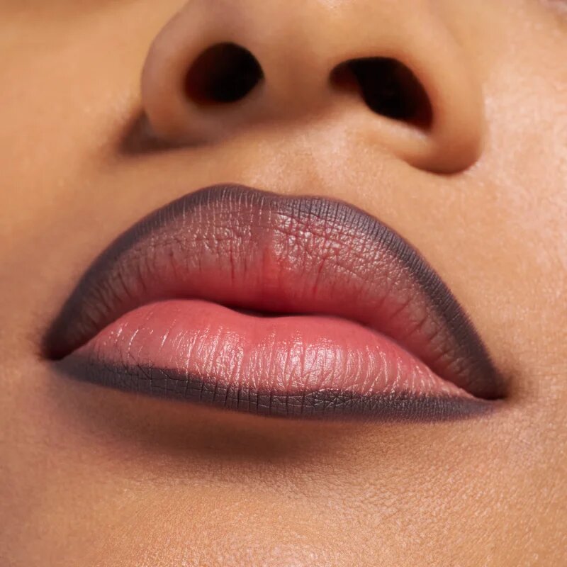 essence 8h Matte Comfort Matt ajakceruza hegyezővel árnyalat 22 Ash Attitude 0.3 g