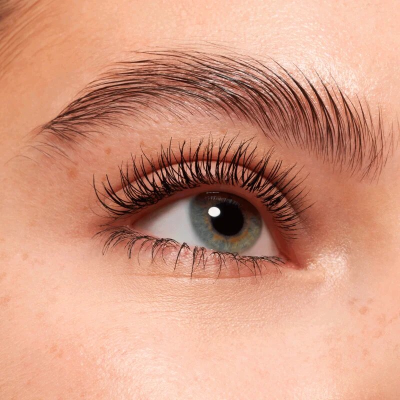 essence All Eyes on Me dúsító göndörítő szempillaspirál mely szétválasztja a pillákat árnyalat 01 Black 8 ml