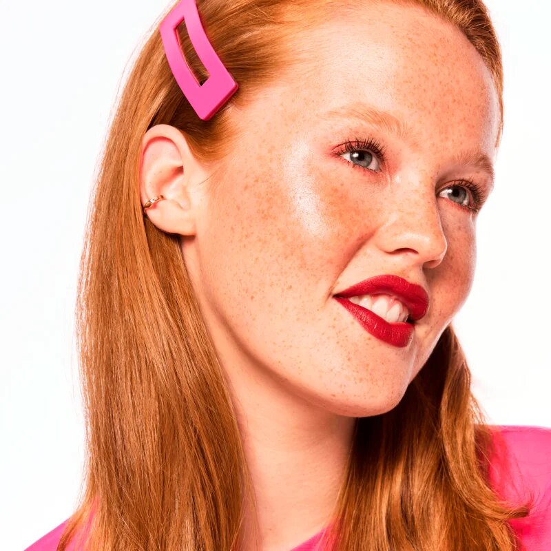 essence BABY GOT HOLO GLOW bőrélénkítő ceruza árnyalat 10 Holy Apricotly 5 g