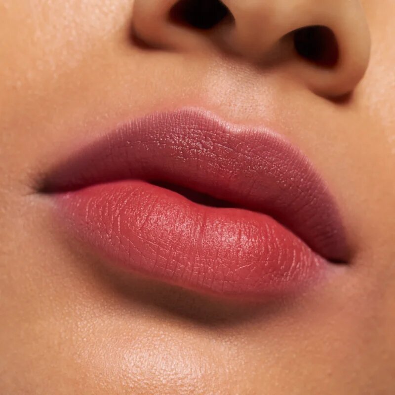essence Blur Soufflé mattító folyékony rúzs árnyalat 12 Soft Launch 3.6 ml
