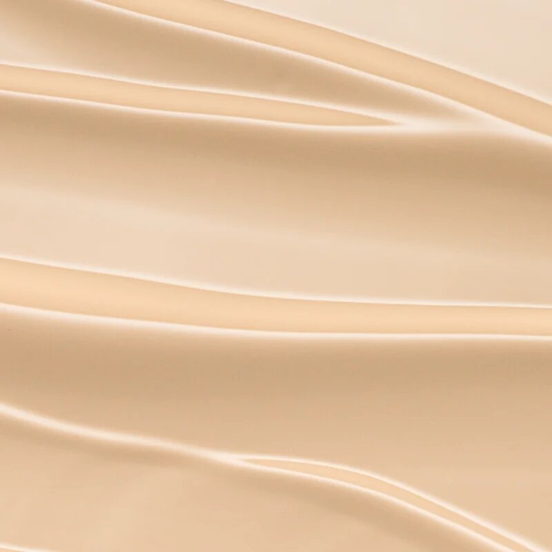 essence BRIGHTEN UP! Cushion Foundation alapozó sminkszivaccsal árnyalat 10 Honey 12 g