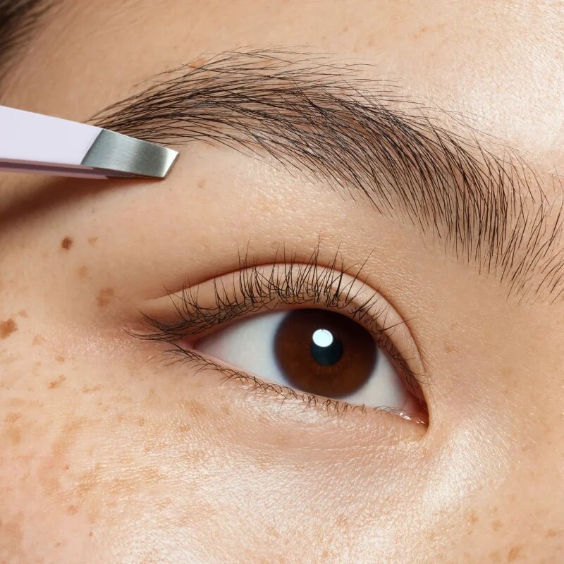 essence Brow Tweezer szemöldökcsipesz szemöldökre 1 db