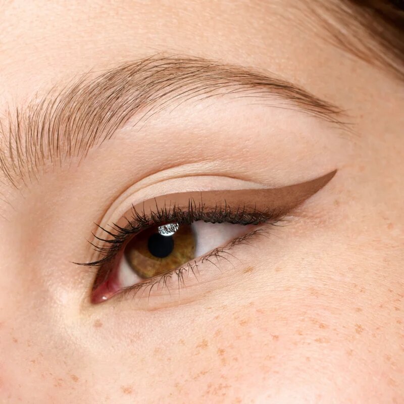 essence COLOUR it! szemhéjtus árnyalat 05 Chocolate Brown 3 ml