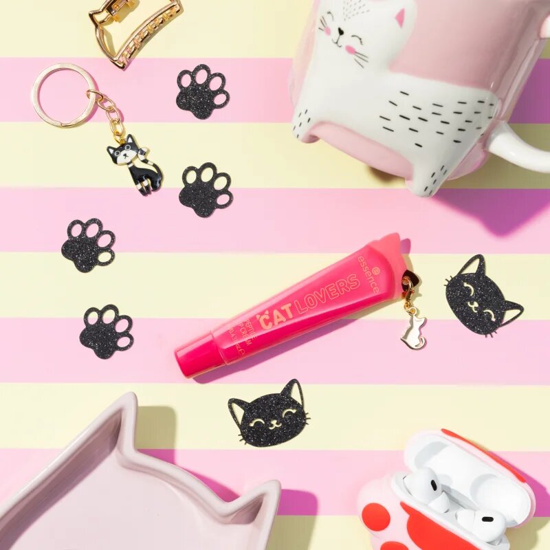 essence DOG GANG OR CAT CREW?!? CAT LOVERS tonizáló ajakbalzsam peptidekkel árnyalat 01 Little Paw 13 ml