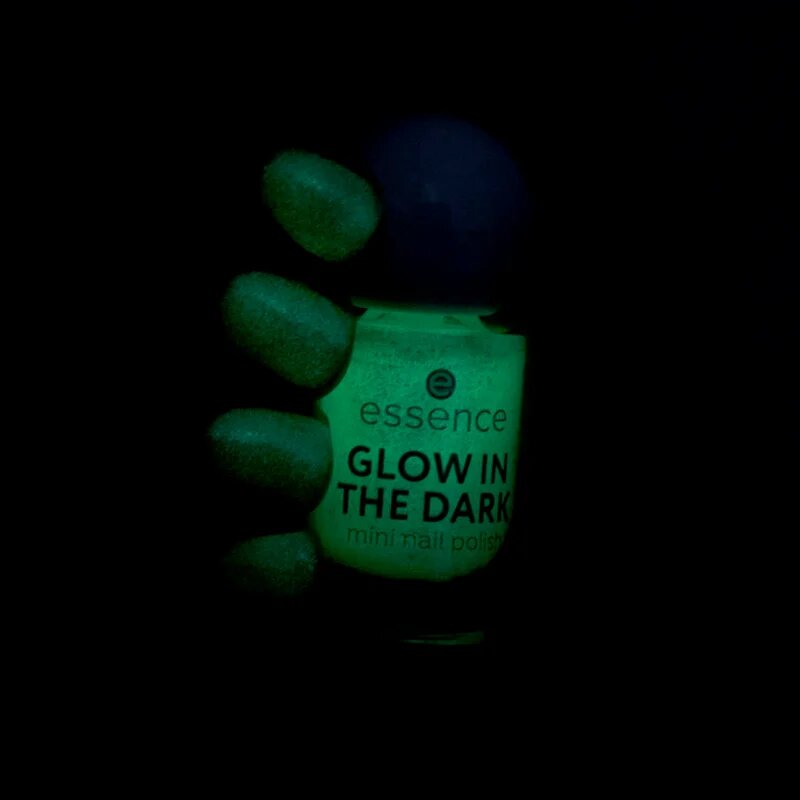 essence GLOW IN THE DARK körömlakk mini 5 ml