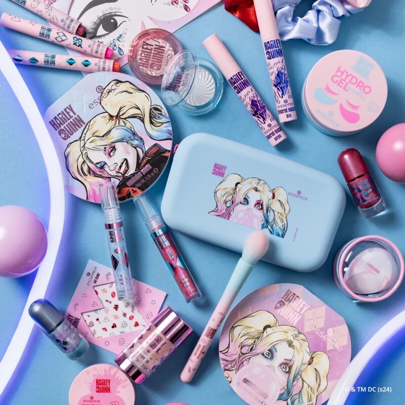 essence Harley Quinn ajakfény árnyalat 02 Harley Chic 3 ml