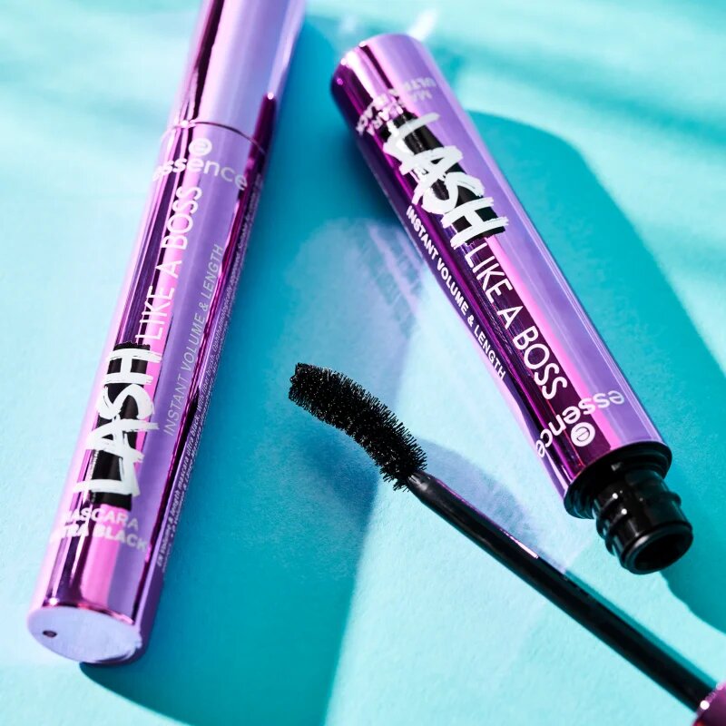essence Lash Like a Boss dúsító hosszabbító szempillaspirál mely szétválasztja a pillákat árnyalat Ultra Black 95 ml