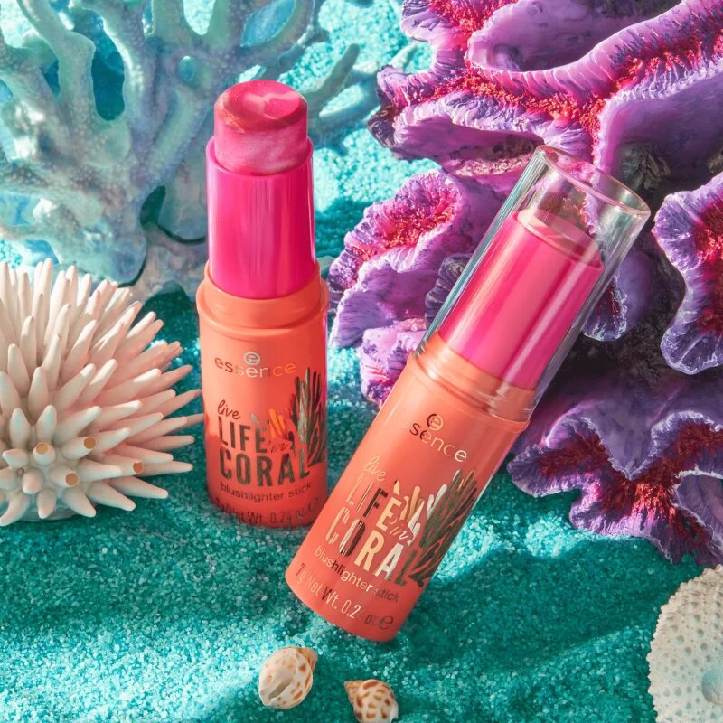 essence LIFE in CORAL élénkítő arcpirosító stift árnyalat 01 Glowin' Coraltastic Baby! 7 g