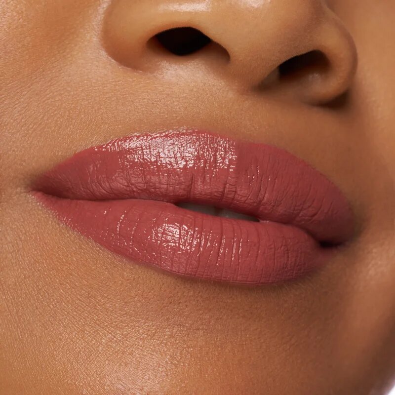essence satin GLOW krémes rúzs szatén finish-el árnyalat 01 Whole Latte Love 3.5 g