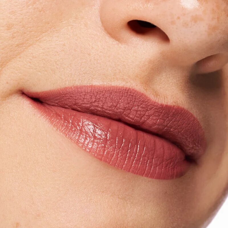 essence satin GLOW krémes rúzs szatén finish-el árnyalat 05 Chai There! 3.5 g