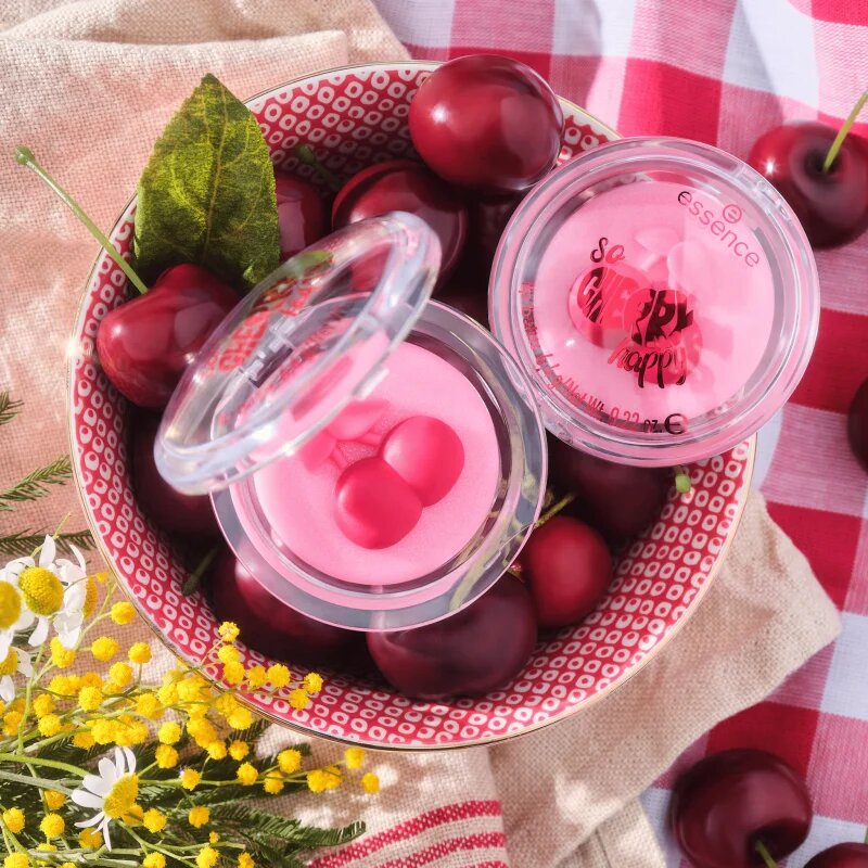 essence SO CHERRY happy ajakbalzsam árnyalat 01 Cheeky Cherry 6.4 g