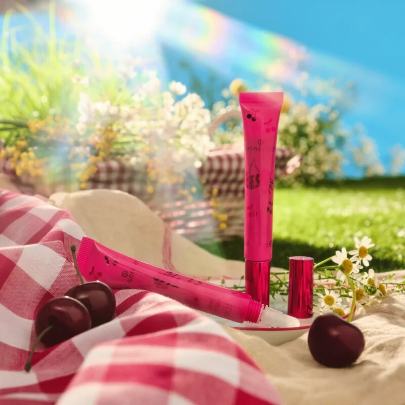 essence SO CHERRY happy ajakfény peptidekkel árnyalat 01 Cherry On Top 10 ml