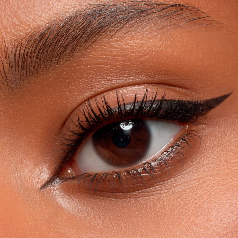 essence Super Fine Liner Pen széles applikátorú szemhéjtus 1 ml