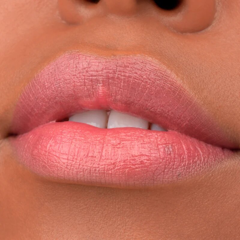 essence TINTED kiss hidratáló ajakfény árnyalat 03 4 ml