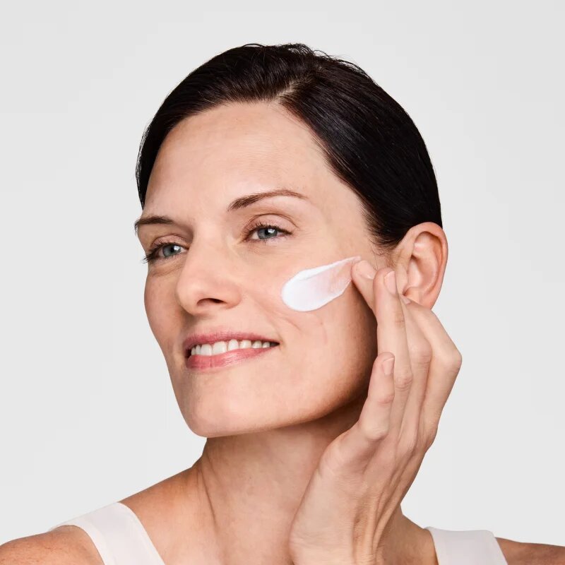Estée Lauder DayWear Multi-Protection Anti-Oxidant 24H-Moisture Creme (Normal/Combination Skin) nappali védőkrém normál és kombinált bőrre SPF 15 50 m