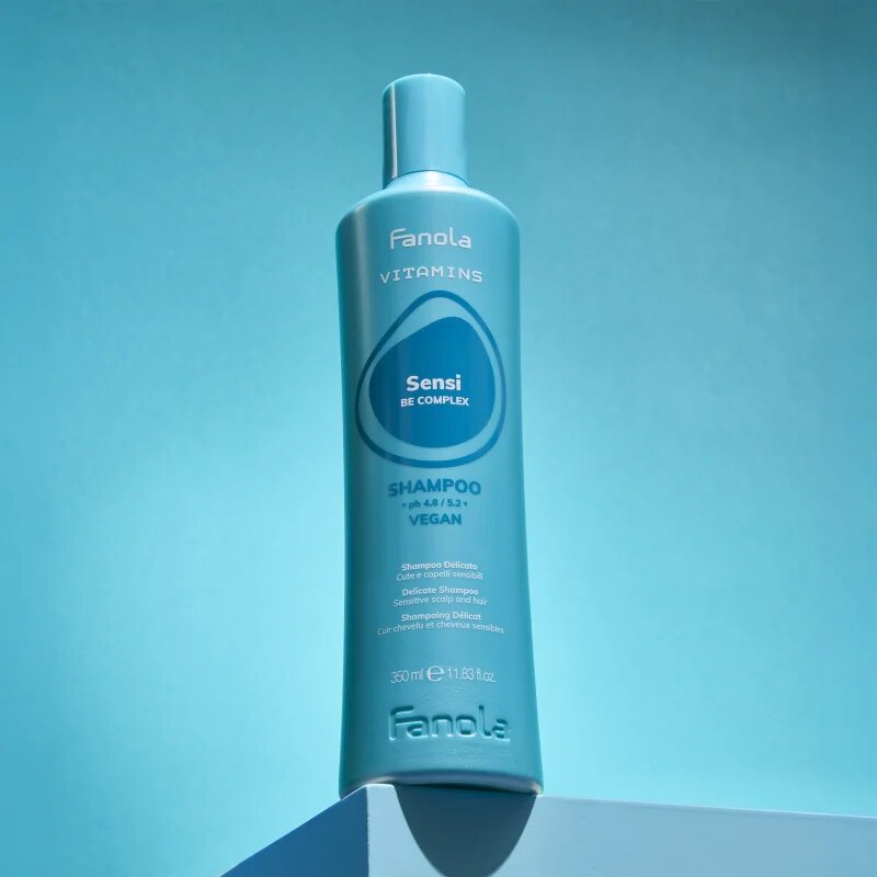 Fanola Vitamins Sensi Delicate Shampoo finom állagú tisztító sampon nyugtató hatással 350 ml