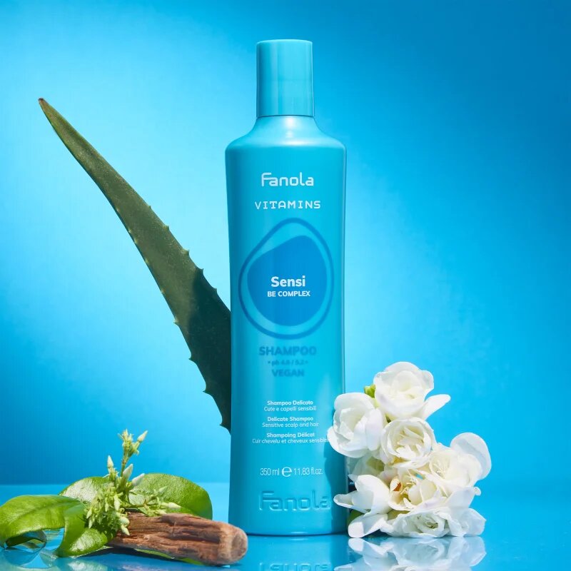 Fanola Vitamins Sensi Delicate Shampoo finom állagú tisztító sampon nyugtató hatással 350 ml
