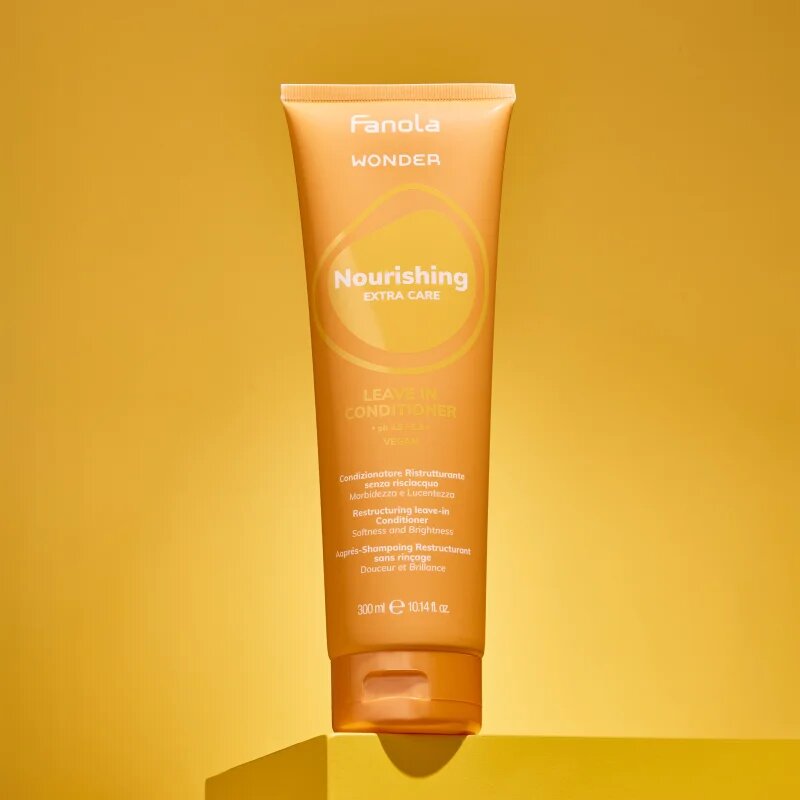 Fanola Wonder Nourishing Conditioner öblítés nélküli kondicionáló táplált és fényes hatásért 300 ml