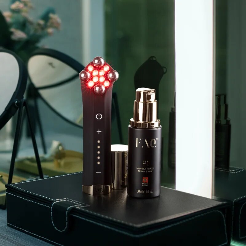 FOREO FAQ™ 402 kettős mikroáramú tonizáló készülék vörös LED-fénnyel 1 db