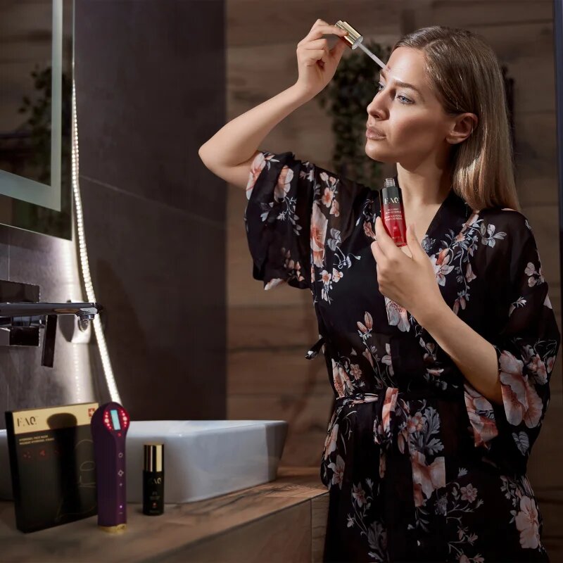 FOREO FAQ™ Red Light Peptide Serum LED-terápiás hatásfokozó arcszérum peptidekkel 30 ml