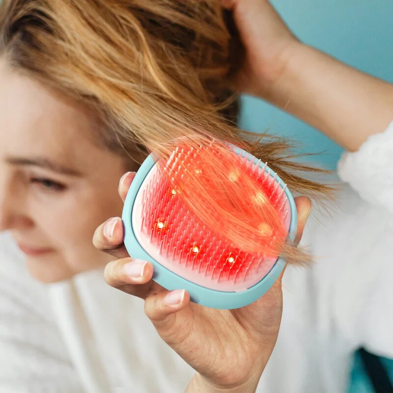 FOREO FLIP™ Play Advanced 3-in-1 fésű LED megvilágítással Ice Ice Baby 1 db