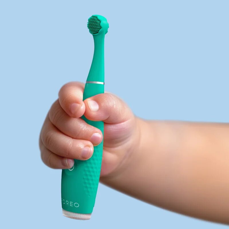 FOREO ISSA™ 4 Baby elektromos fogkefe gyermekeknek újszülöttkortól 3 éves korig Kiwi Green 1 db