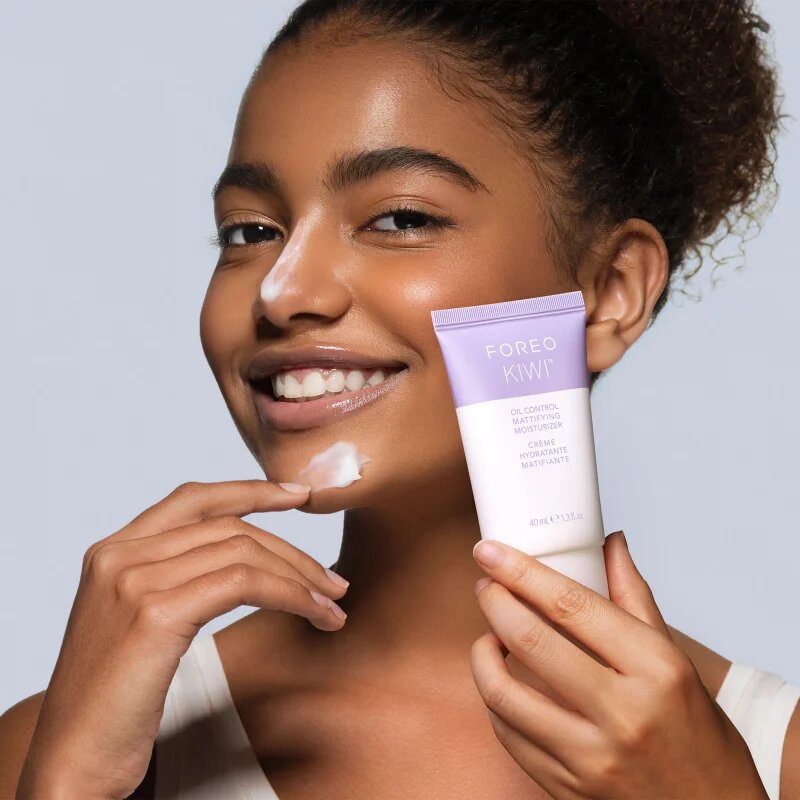 FOREO KIWI™ Oil Control Mattifying Moisturizer hidratáló mattító krém 40 ml