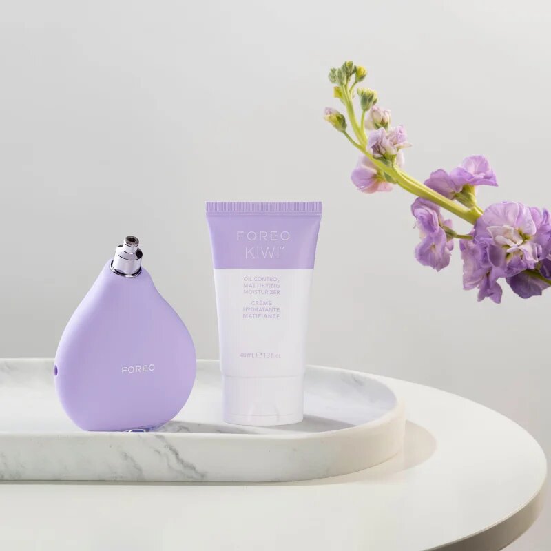 FOREO KIWI™ Oil Control Mattifying Moisturizer hidratáló mattító krém 40 ml