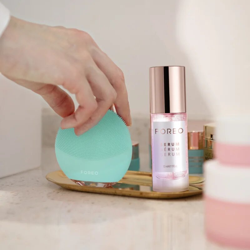 FOREO LUNA™4 Mini tisztító készülék az arcra Arctic Blue