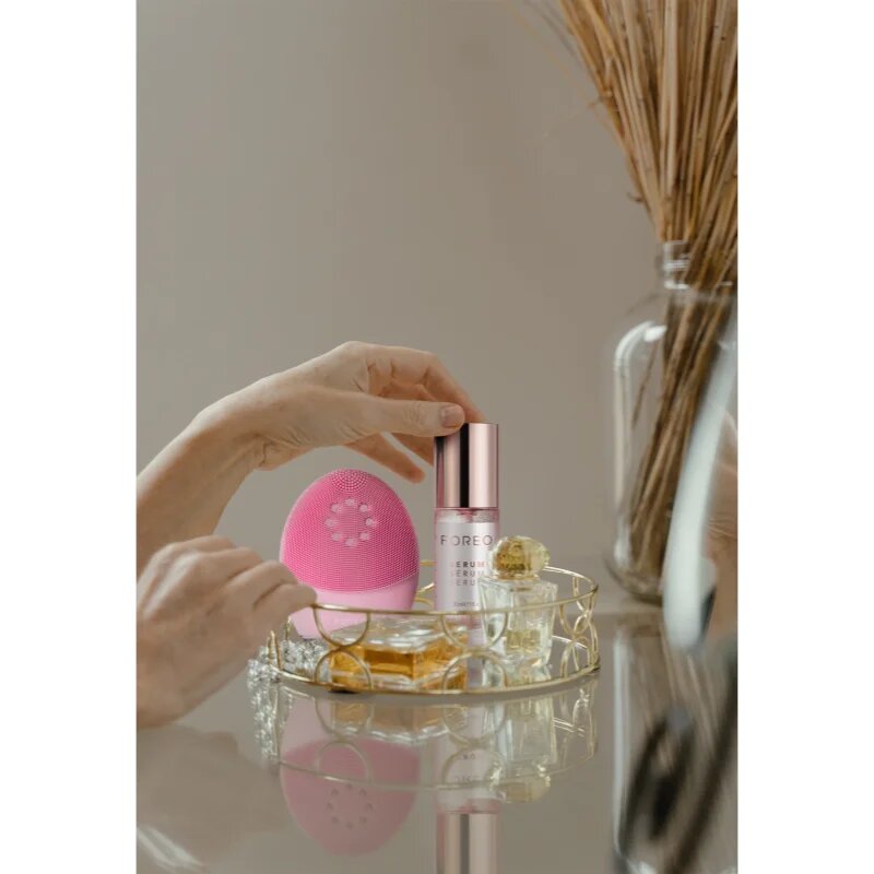 FOREO LUNA™4 Plus szónikus tisztító készülék hőkezelő funkcióval és feszesítő masszázzsal normál bőrre 1 db