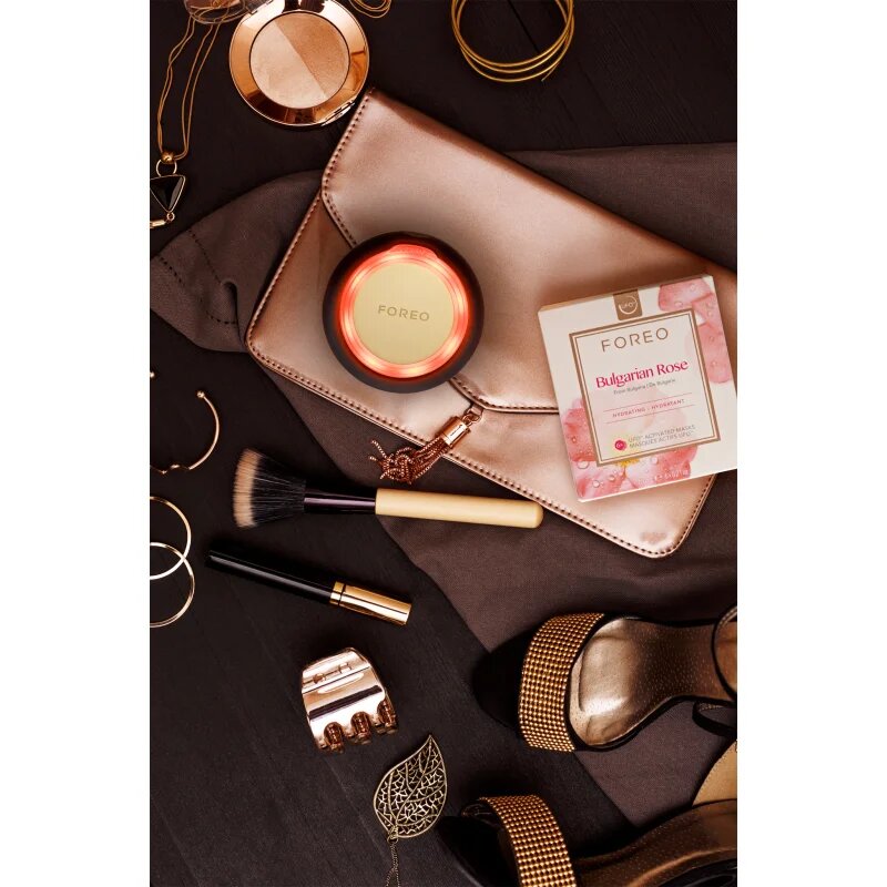 FOREO UFO™ 2 szónikus készülék az arcmaszk hatásának felgyorsítására Black 1 db