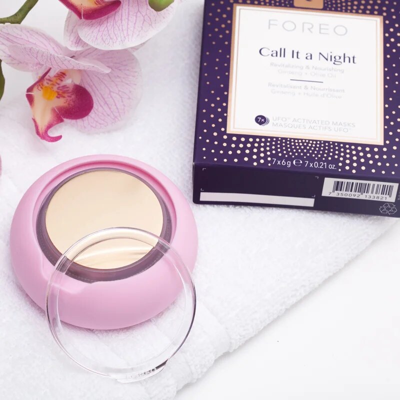 FOREO UFO™ Call It a Night éjszakai revitalizáló megújító maszk tápláló hatással 7x6 g