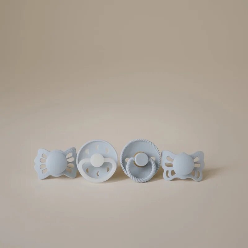 FRIGG Baby's First Pacifier​ Moonlight Sailing cumi Powder Blue
