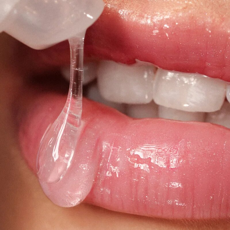 Gabriella Salvete Glosstitude Peptide Lip Gloss hidratáló ajakfény árnyalat 01 Glazed Karma 10 ml