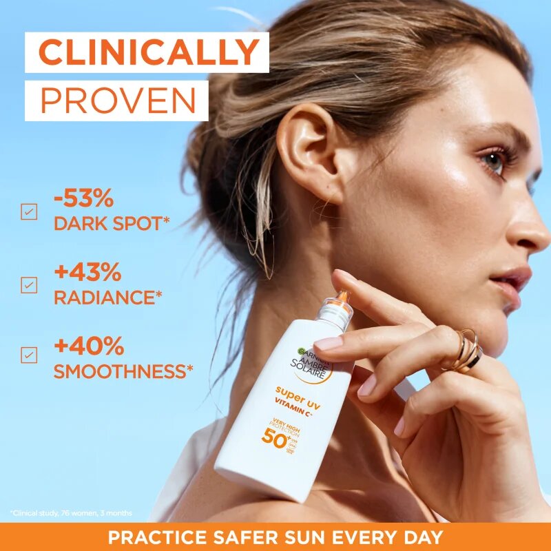 Garnier Ambre Solaire Super UV Vitamin C gyengéd védő folyadék a sötét foltok ellen SPF 50+ 40 ml