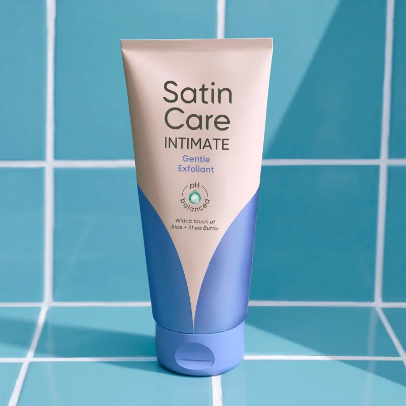 Gillette Satin Care Intimate finom hámlasztó krém a bikinivonal szőrtelenítéséhez 177 ml