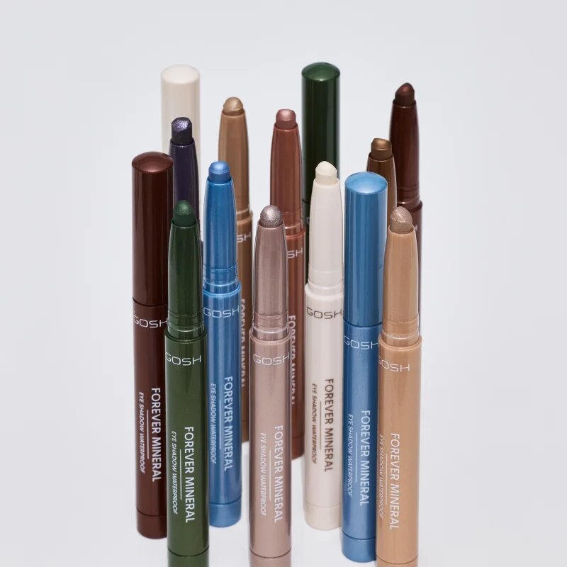 GOSH COPENHAGEN Forever Mineral Matte hosszantartó szemhéjfesték ceruza kiszerelésben árnyalat 012 Matt Beige 1.4 g