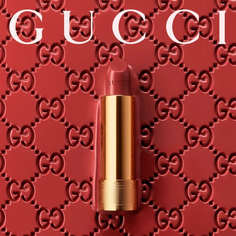 Gucci Beauty Rouge à Lèvres Voile fényes ajakrúzs árnyalat 502 Eadie Scarlet 3.5 g