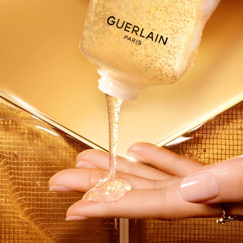 GUERLAIN Abeille Royale Cleansing Care-In-Mousse finoman tisztító hab 175 ml