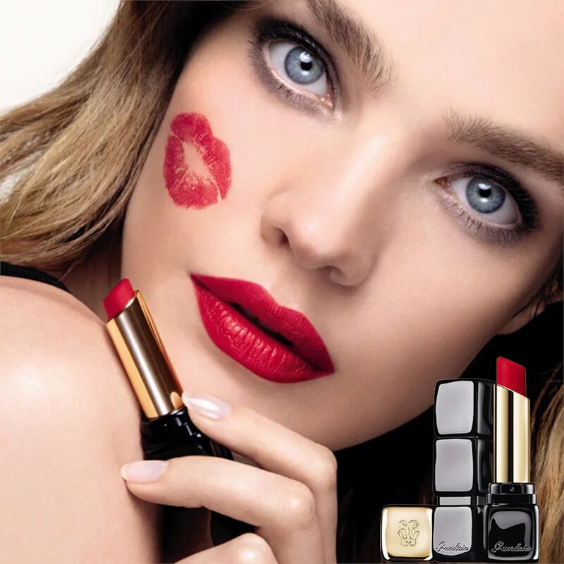 GUERLAIN KissKiss Tender Matte Ultra matt hosszantrató rúzs árnyalat 880 Caress Plum 2.8 g