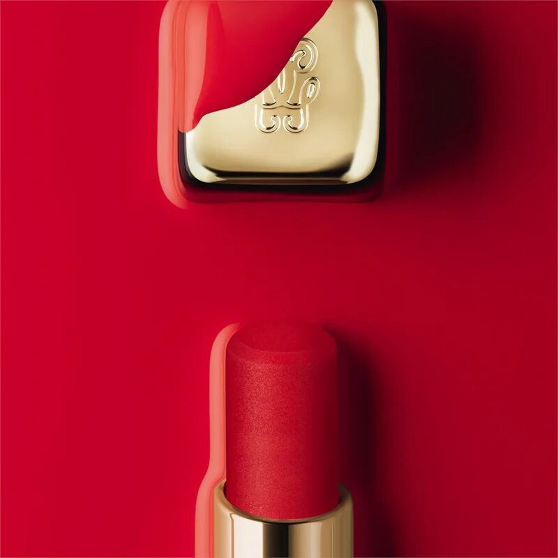 GUERLAIN KissKiss Tender Matte Ultra matt hosszantrató rúzs árnyalat 880 Caress Plum 2.8 g