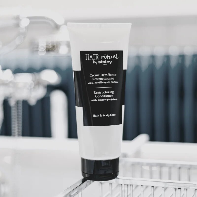 Hair Rituel by Sisley Restructuring Conditioner with Cotton proteins kisimító kondicionáló hajtöredezés ellen fehérjével 500 ml